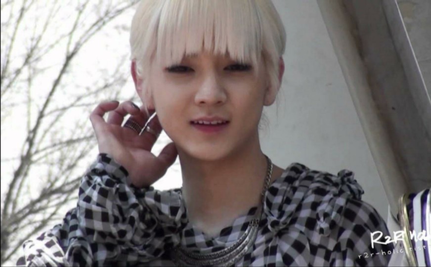 【崔珉起】捕捉一只刚出道一个月的小兔叽