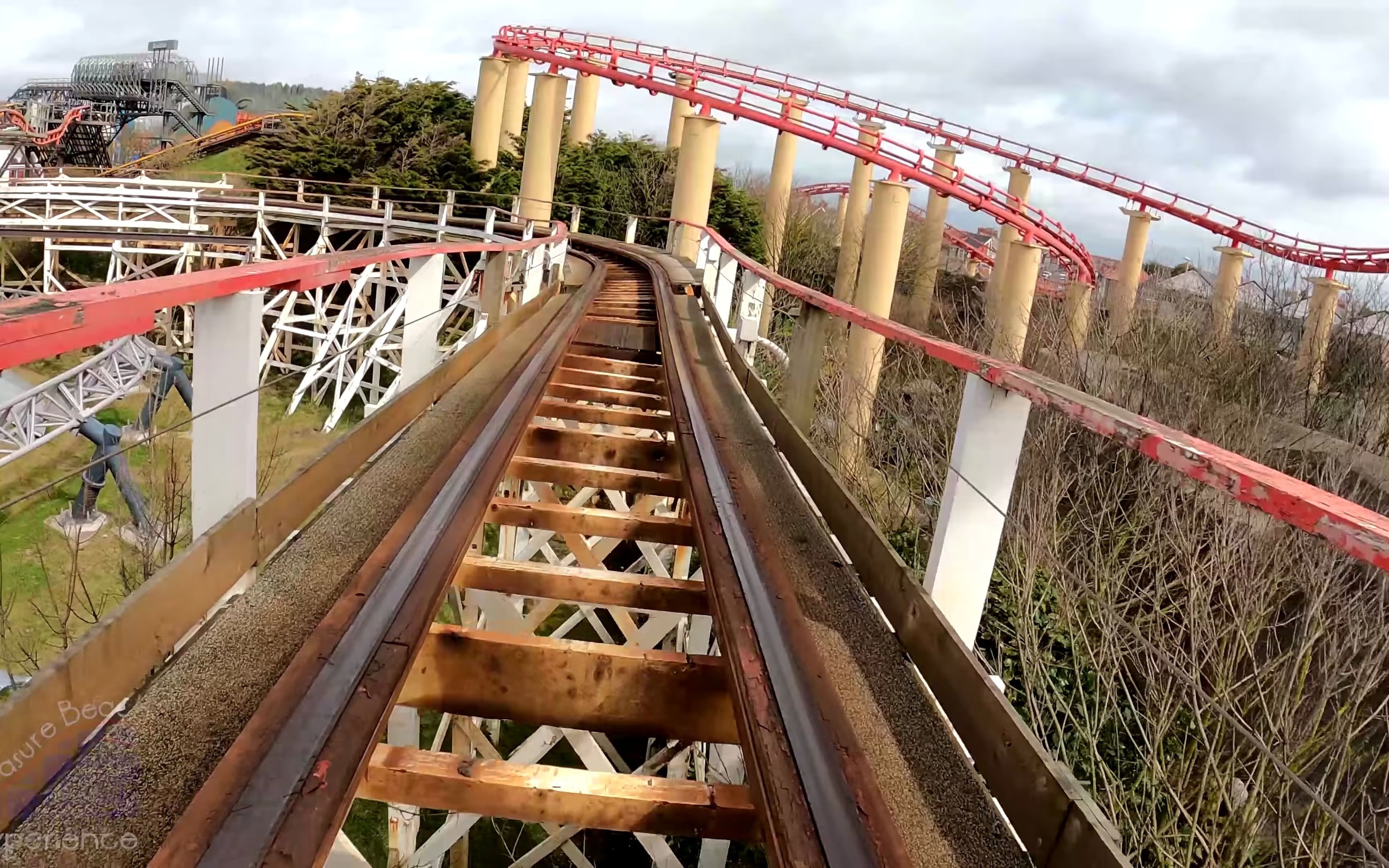 [图]【4K60帧】第一视角：北斗星(Big Dipper)过山车|英国黑池海滩乐园|Pleasure Beach Experience