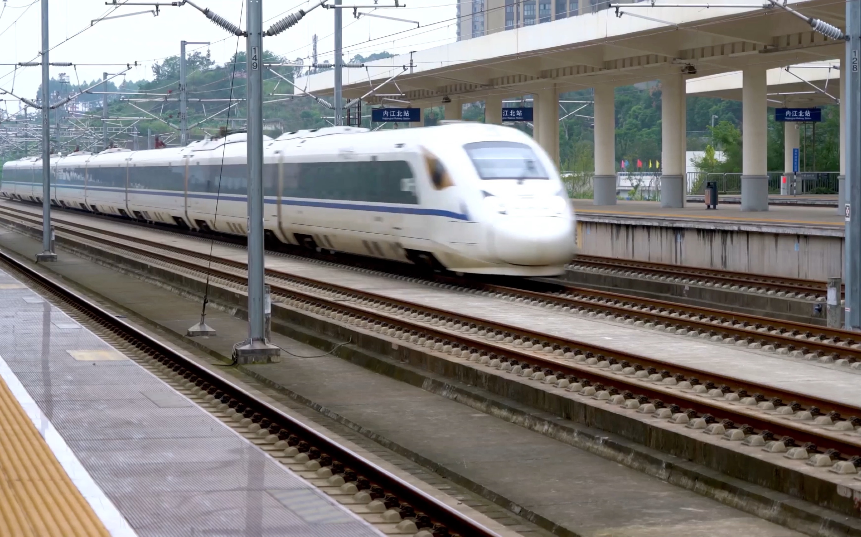 crh3a快速通过内江北站