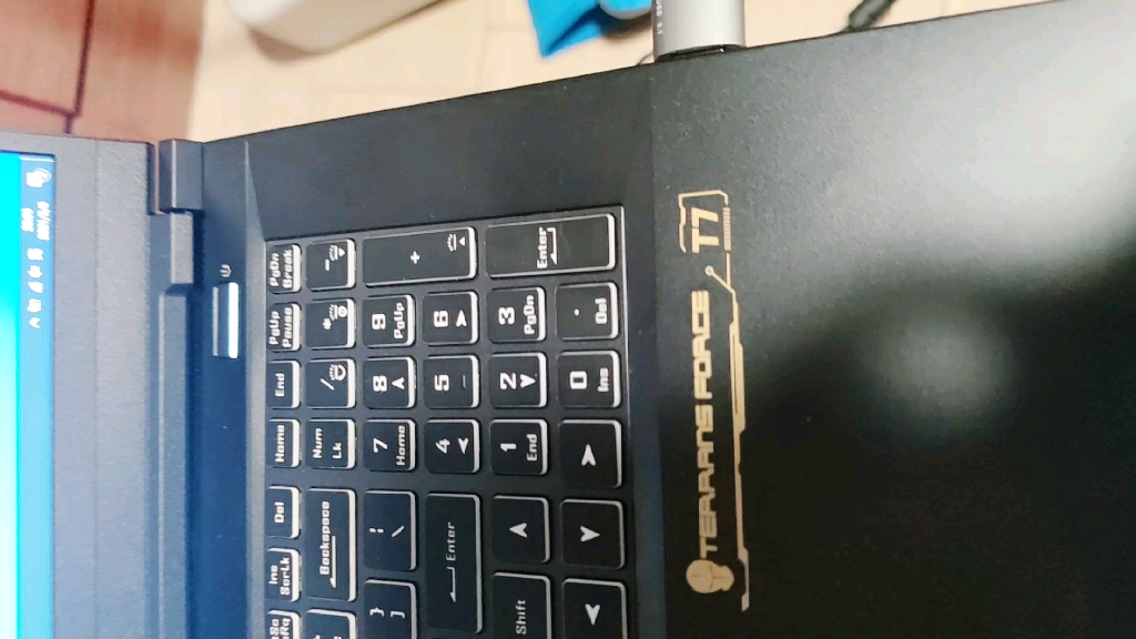 挖矿流行测试下未来人类t7游戏本rtx3070算力64左右 马马虎虎