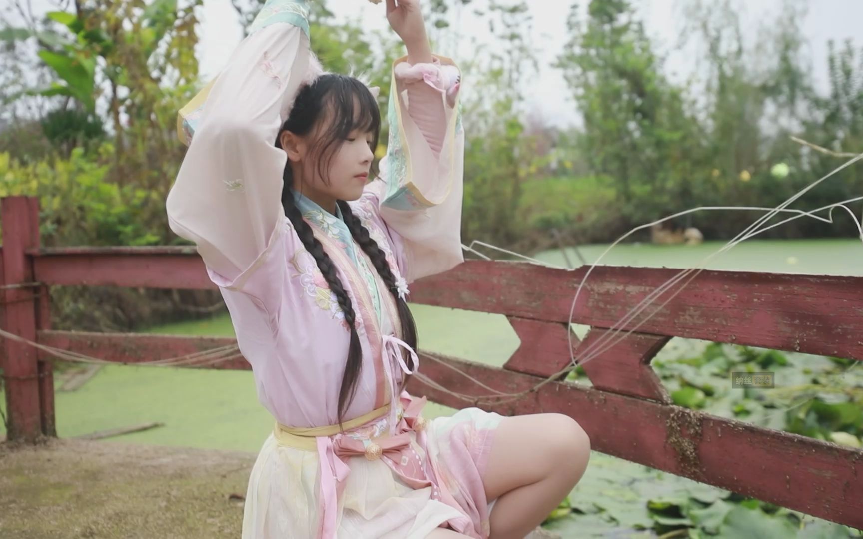 大学美女古装肉丝高跟美腿商拍试穿316