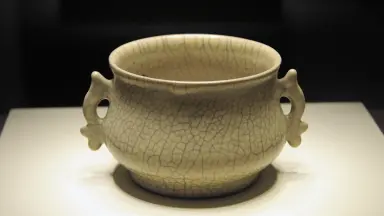 有款哥窑鹿耳瓶 哥窑贯耳瓶-哔哩哔哩_Bilibili