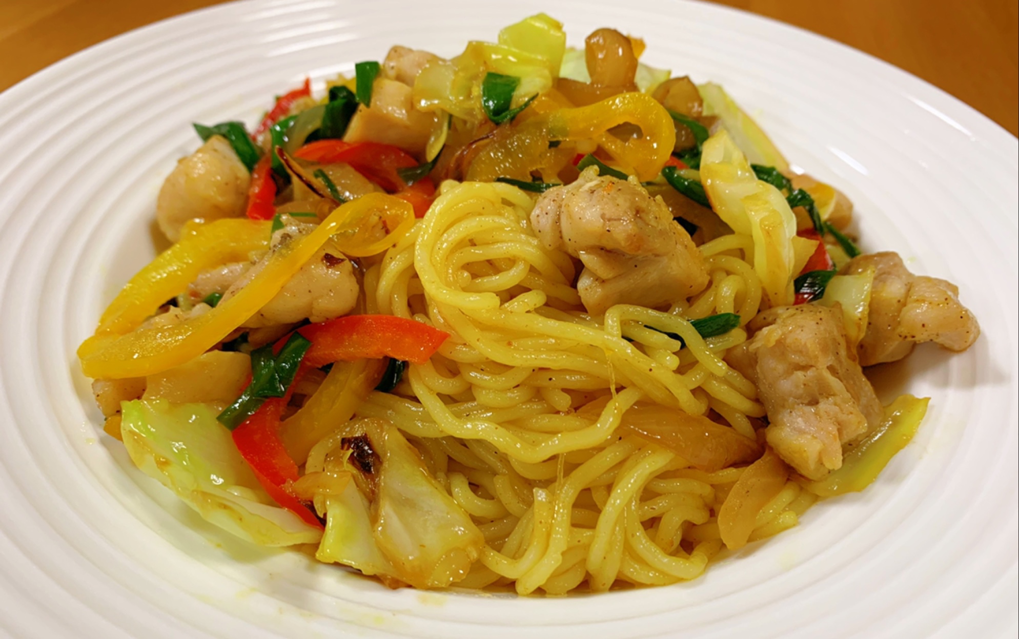 日本居酒屋超人气咖喱鸡炒面,筷子停不下来