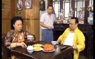 Tải video: 西洋蔡煮西餐给炳哥八姑吃，看起来好好吃喔!