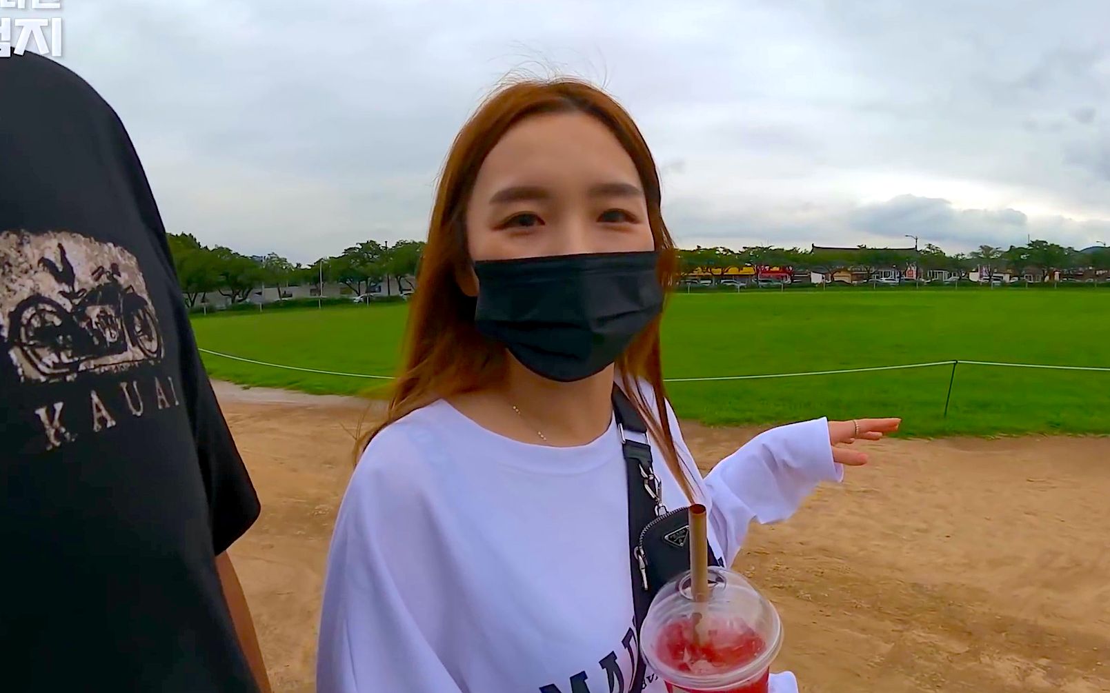 hamzyvlog游乐园激流勇进第一视角大摆锤摩天轮夜景