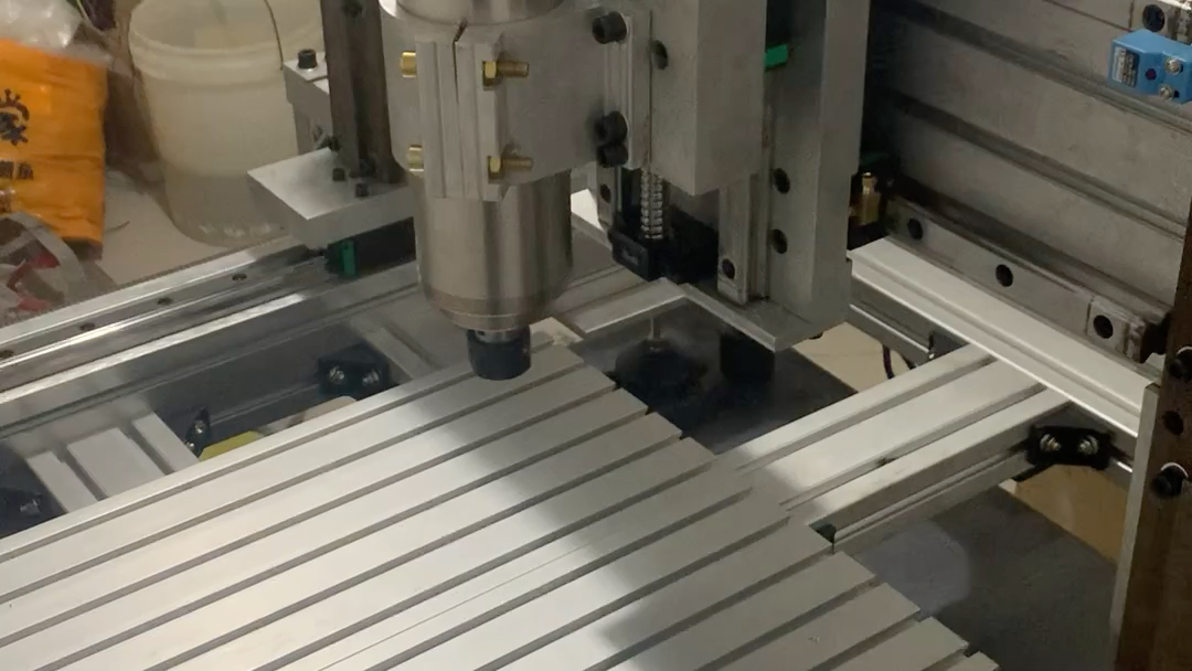 自制铝型材cnc雕刻机