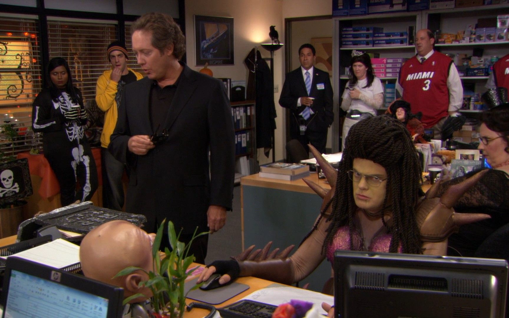 【The Office】万圣节恐怖故事 | 办公室 Robert California's horror story哔哩哔哩bilibili