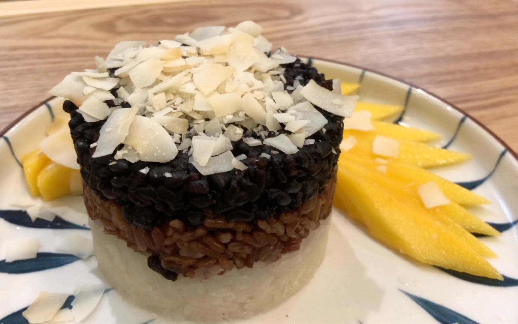 三色芒果糯米饭