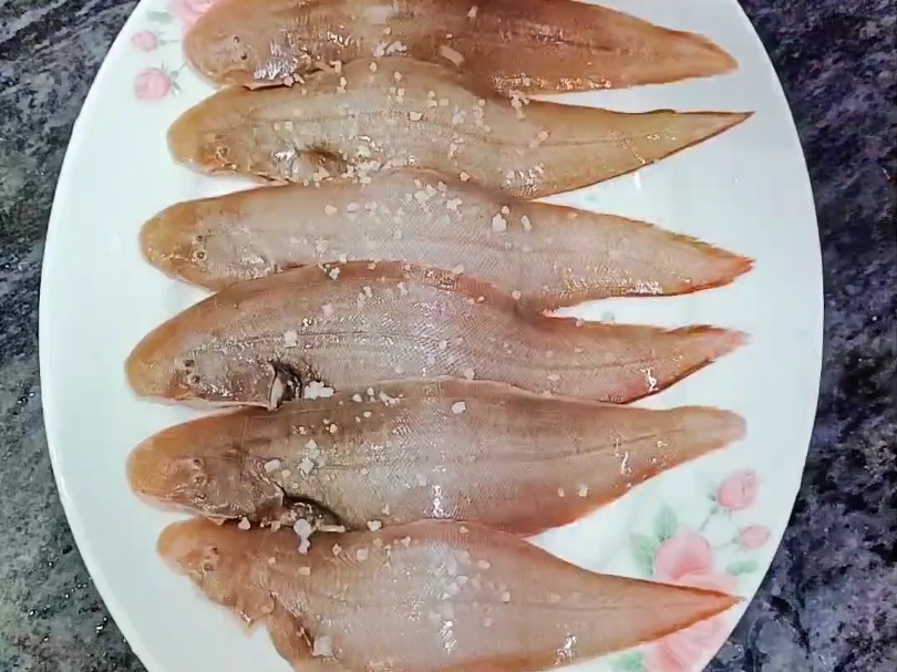 姜丝蒸龙利鱼,肉质鲜美滑嫩,大火蒸五分钟即可