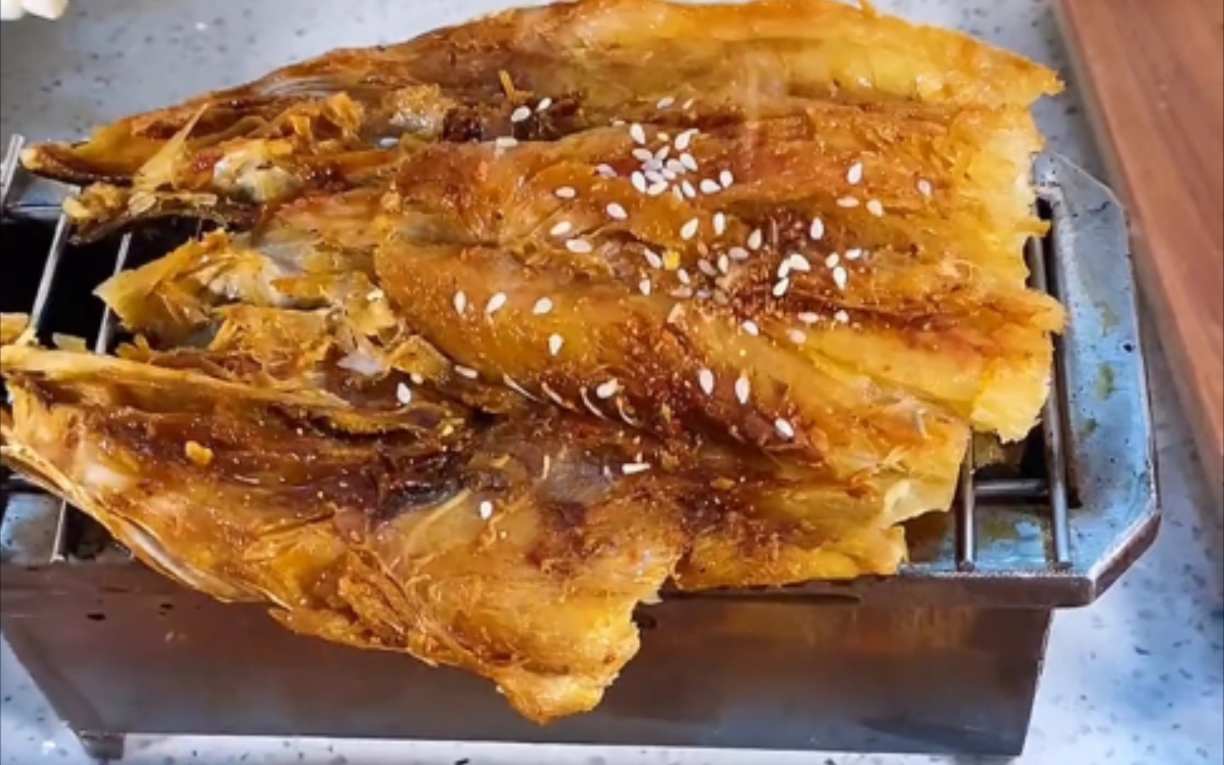 深夜烧烤,烤个明太鱼