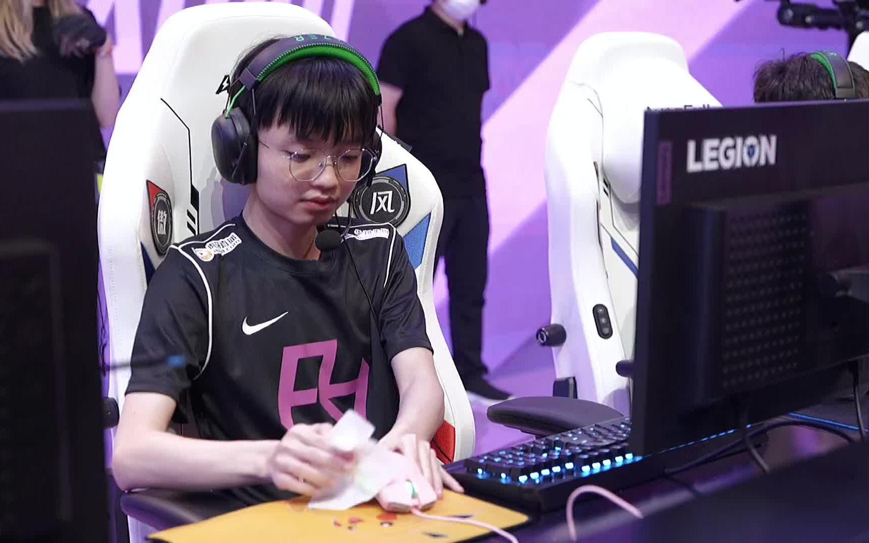 【赛前花絮】ra-iboy仔细地擦着鼠标_电子竞技热门视频