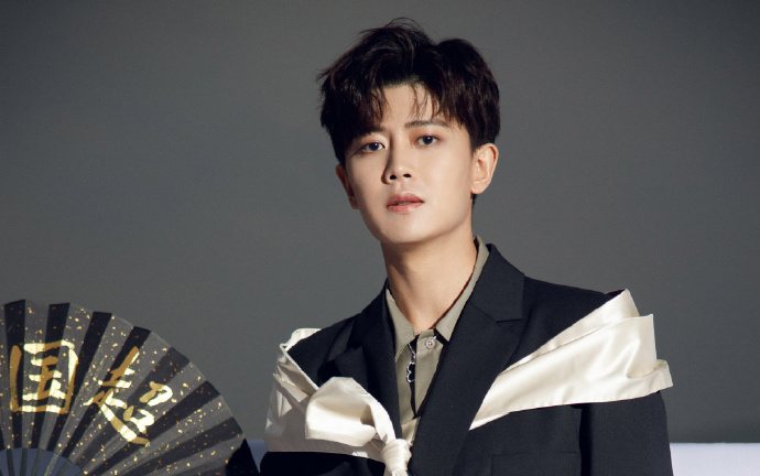 【任嘉伦|江苏卫视晚会】谪仙&沧海一声笑 (眼神杀) 20201030_哔哩