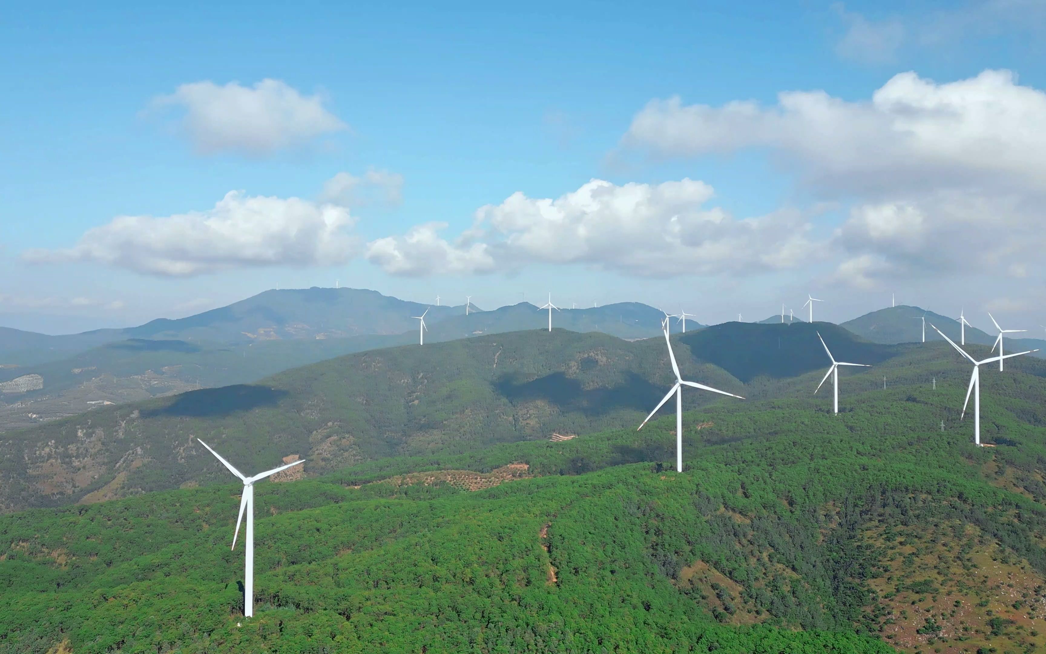 11月6日群山与大风车