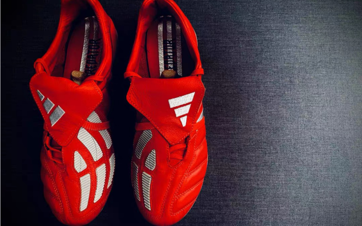 穿上就变贝克汉姆的足球鞋猎鹰6代mania