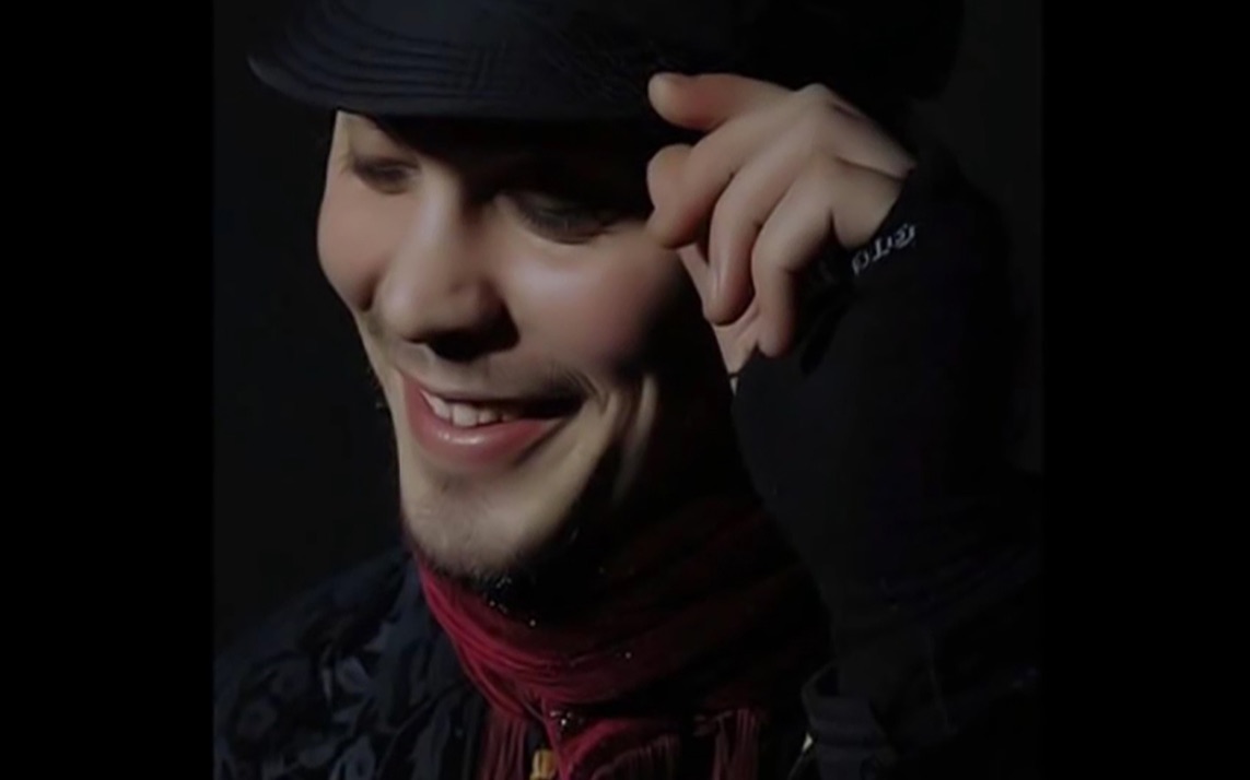 那些神仙颜值的金属乐手之him乐队主唱villevalo