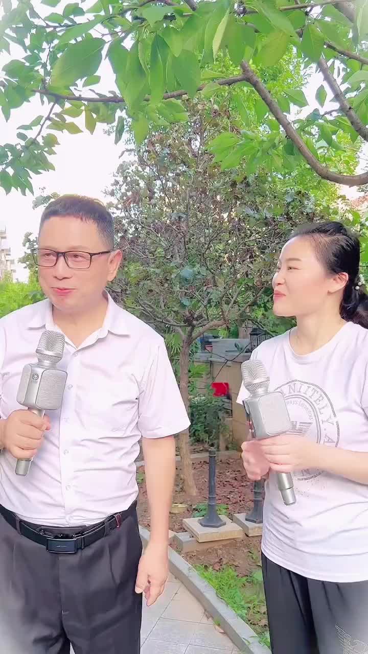 草帽姐儿子图片图片