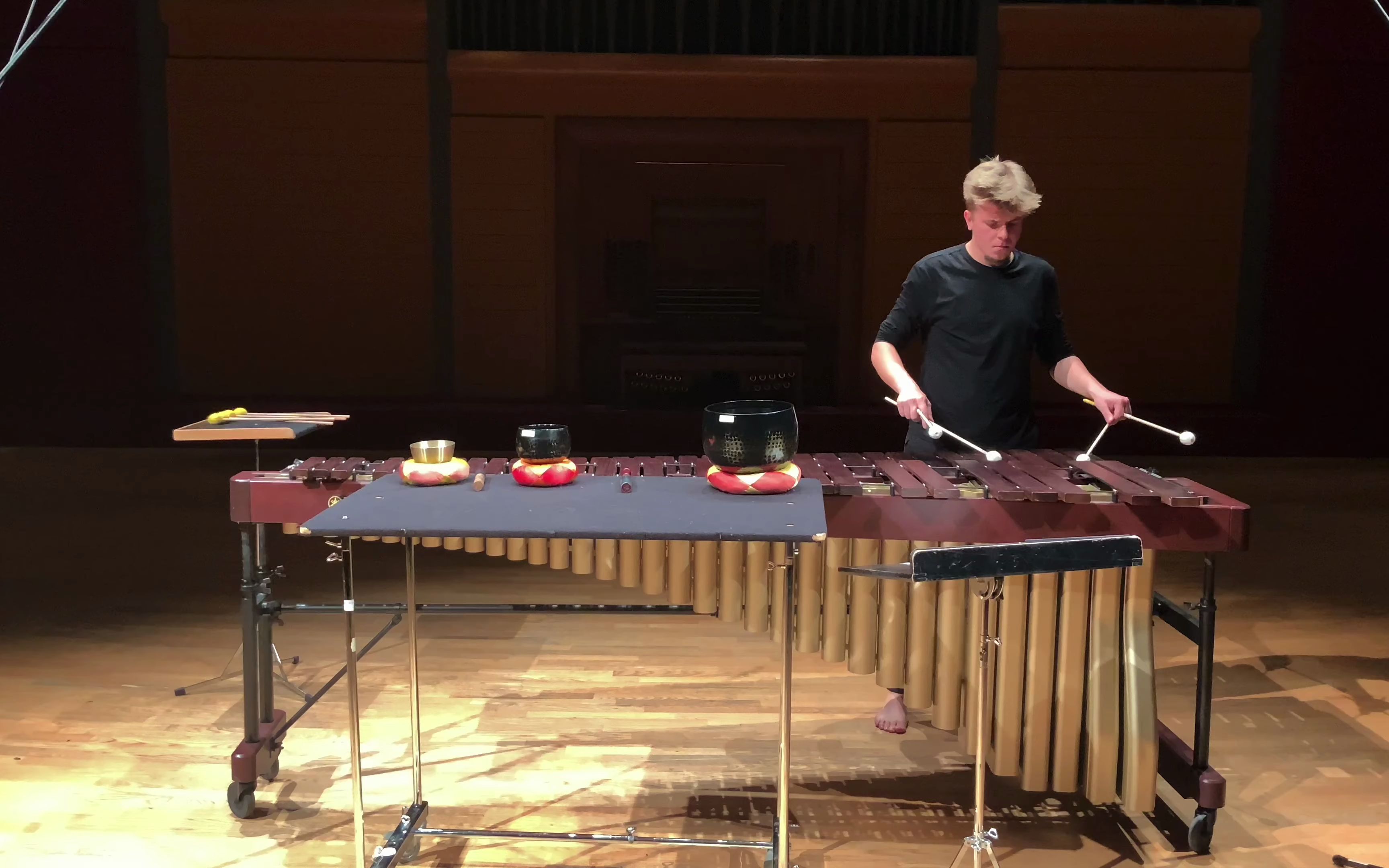 grzegorz chwaliński演奏马林巴作品《asura》(yao chen作曲)