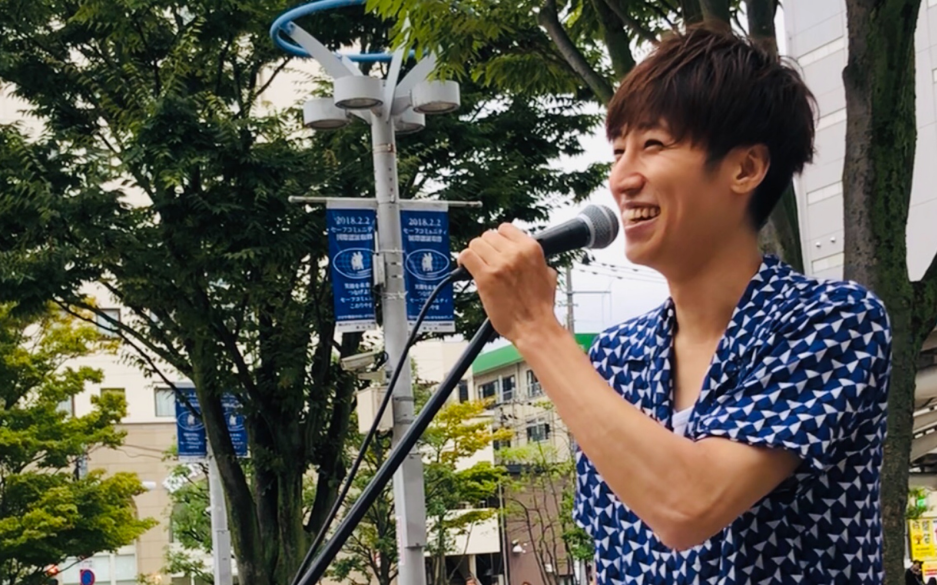 日本街头唱《打上花火》烟花【平冈优也】