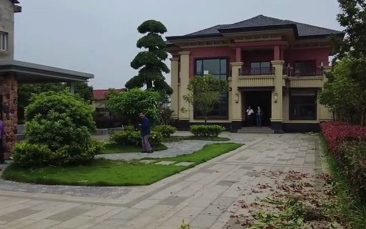 今天带大家看我们在广东揭阳盖的别墅邻居家也模仿盖了一栋只是建成