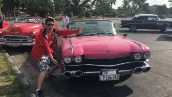 开完车必须洗澡！六十岁的老车坐起来如何？怪异习俗真不少！