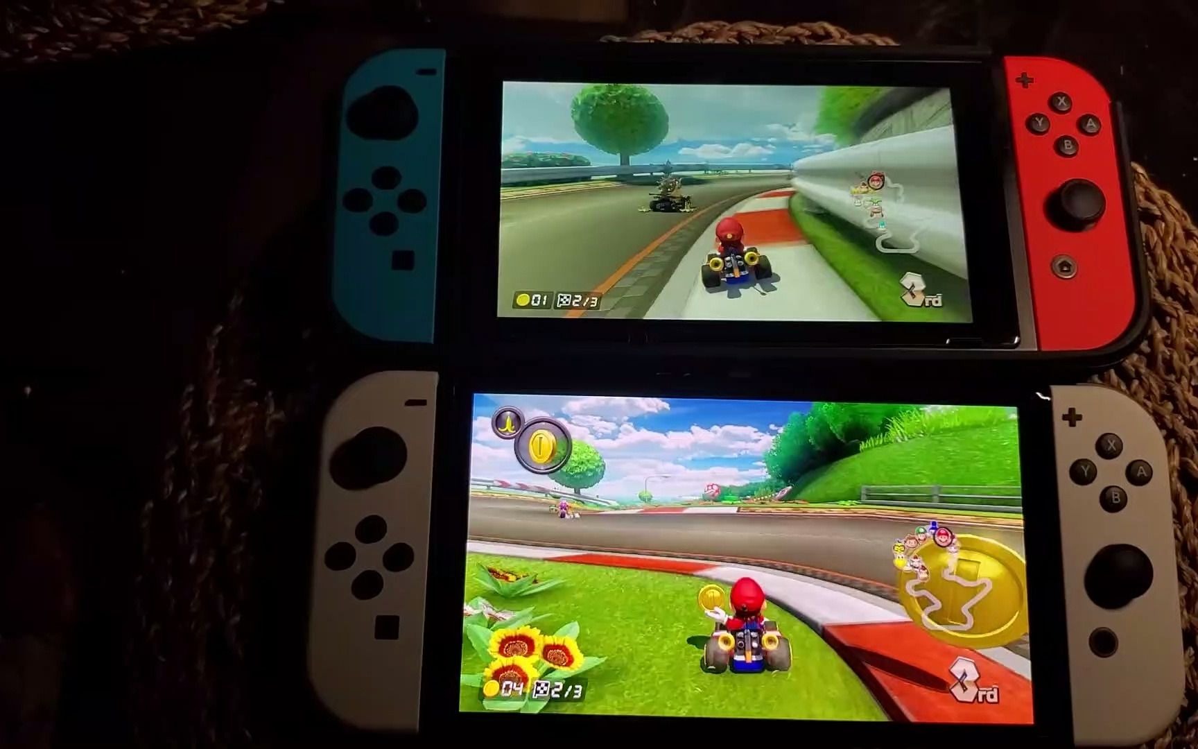 [图]「搬运」Switch OLED和Switch，马车8实际游玩对比