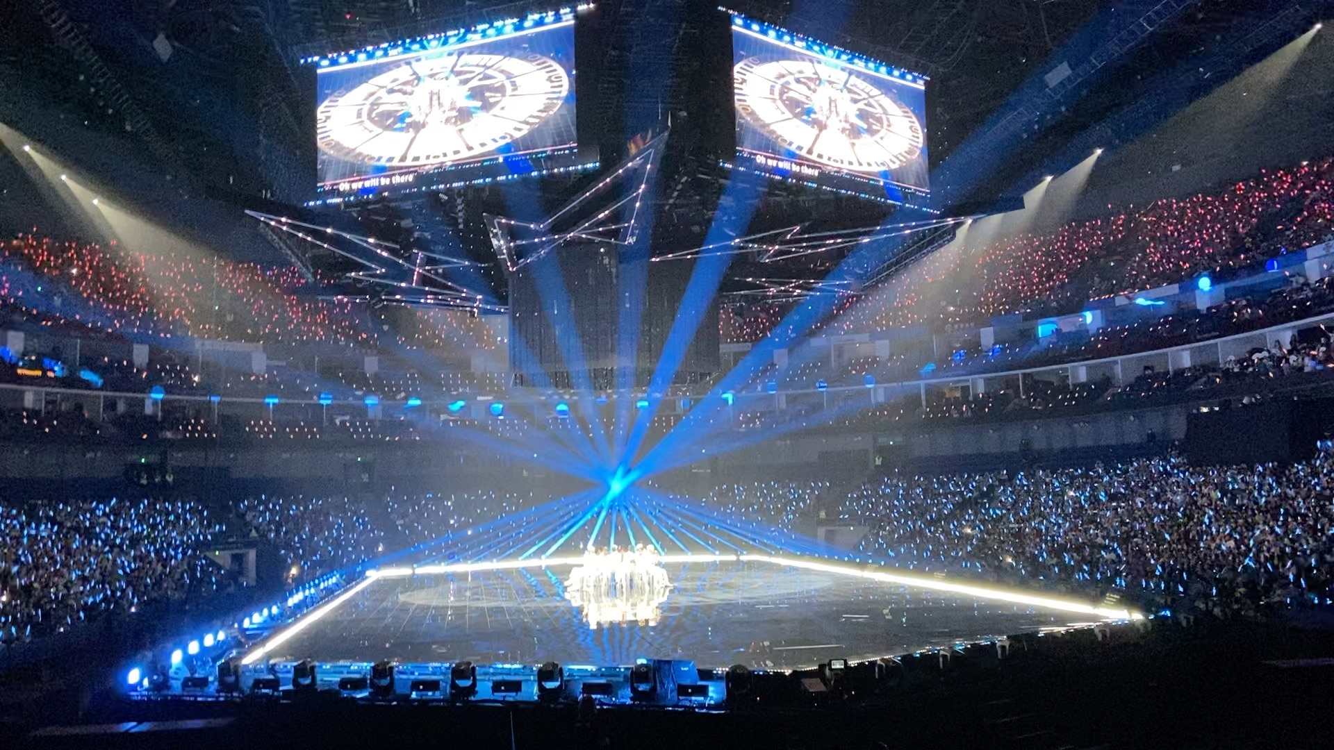 【壶塌成这样还有团粉吗】r1se我们破晓星辰上海场演唱会_十二超感人