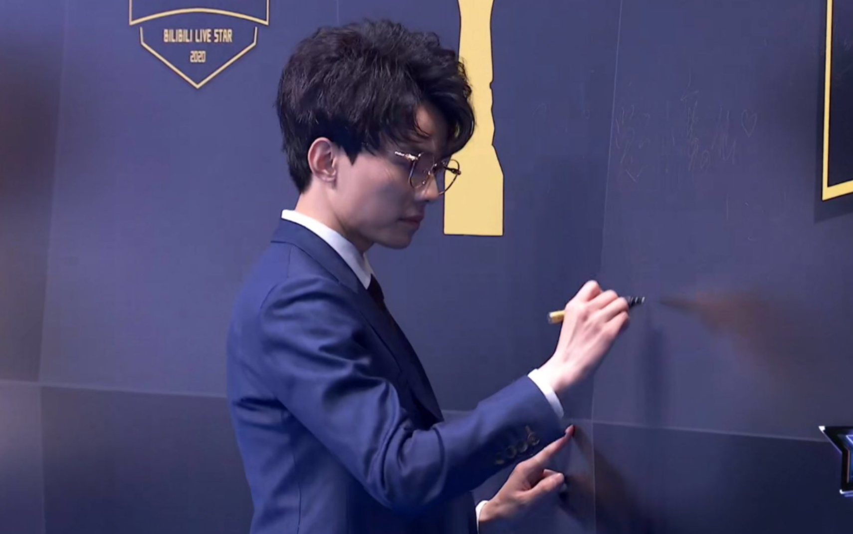 睡梦被蹦迪的凉哈皮2020bls年度盛典cut_哔哩哔哩_bilibili