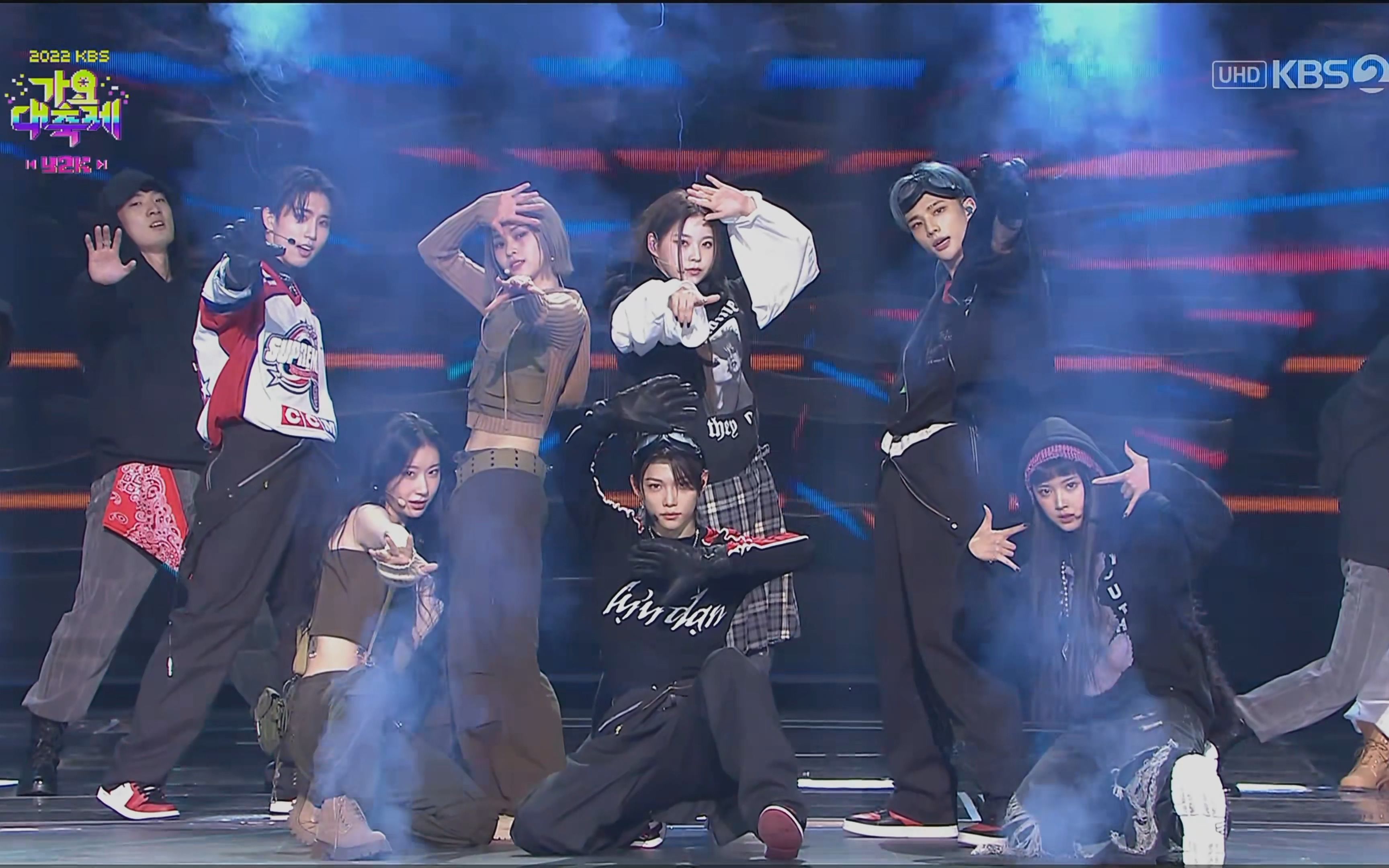 [图]【4K60帧】Stray Kids x ITZY x NMIXX -要说的话+警告+模糊记忆里的你(221216 KBS UHD Music Festival)