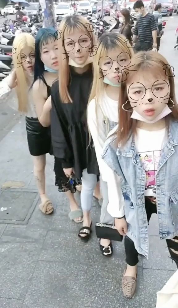 土味社会精神小妹