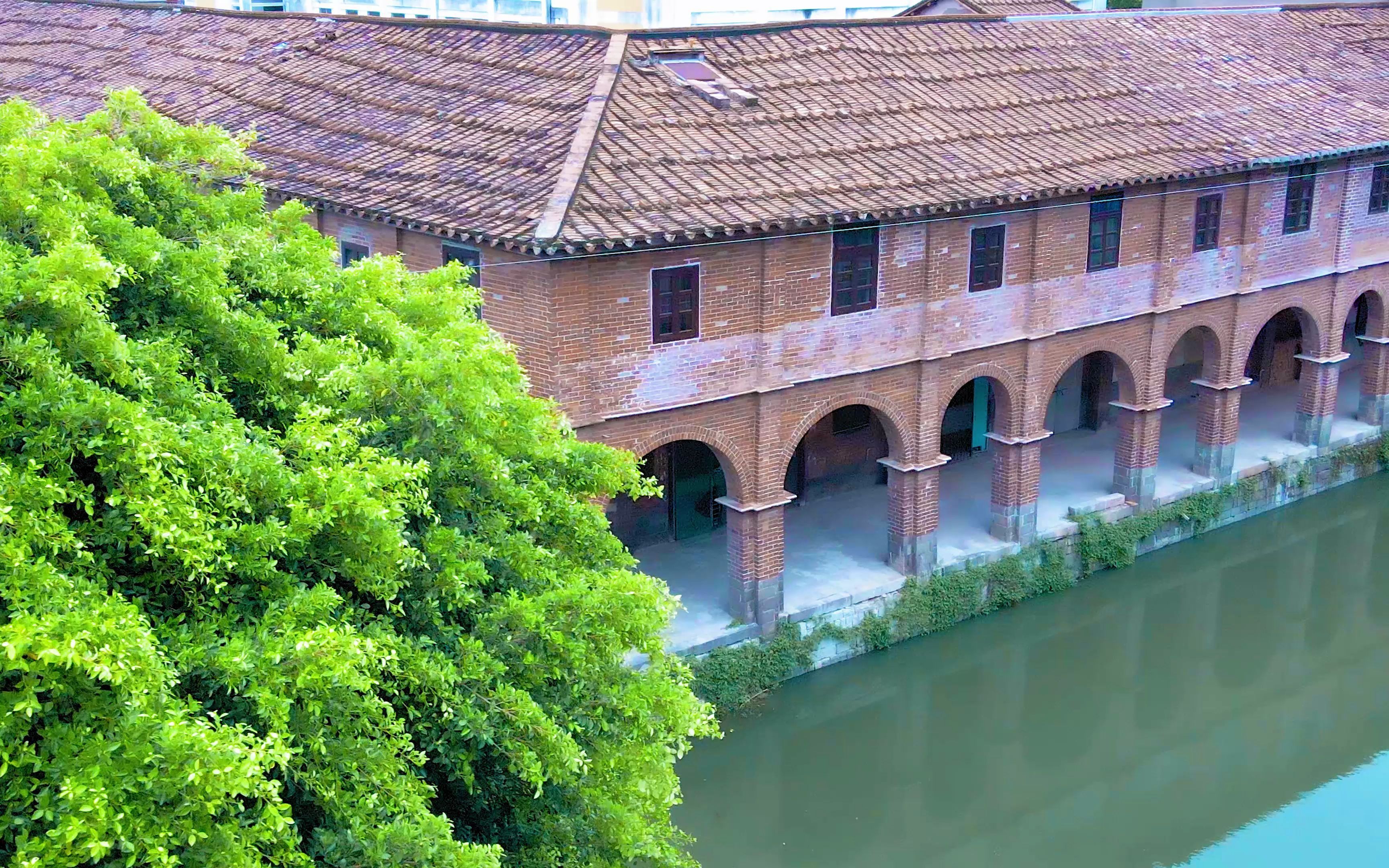 陈湖松兄弟修建了东方二十五坎,从此, 涵江一跃成为"小上海,感谢@小