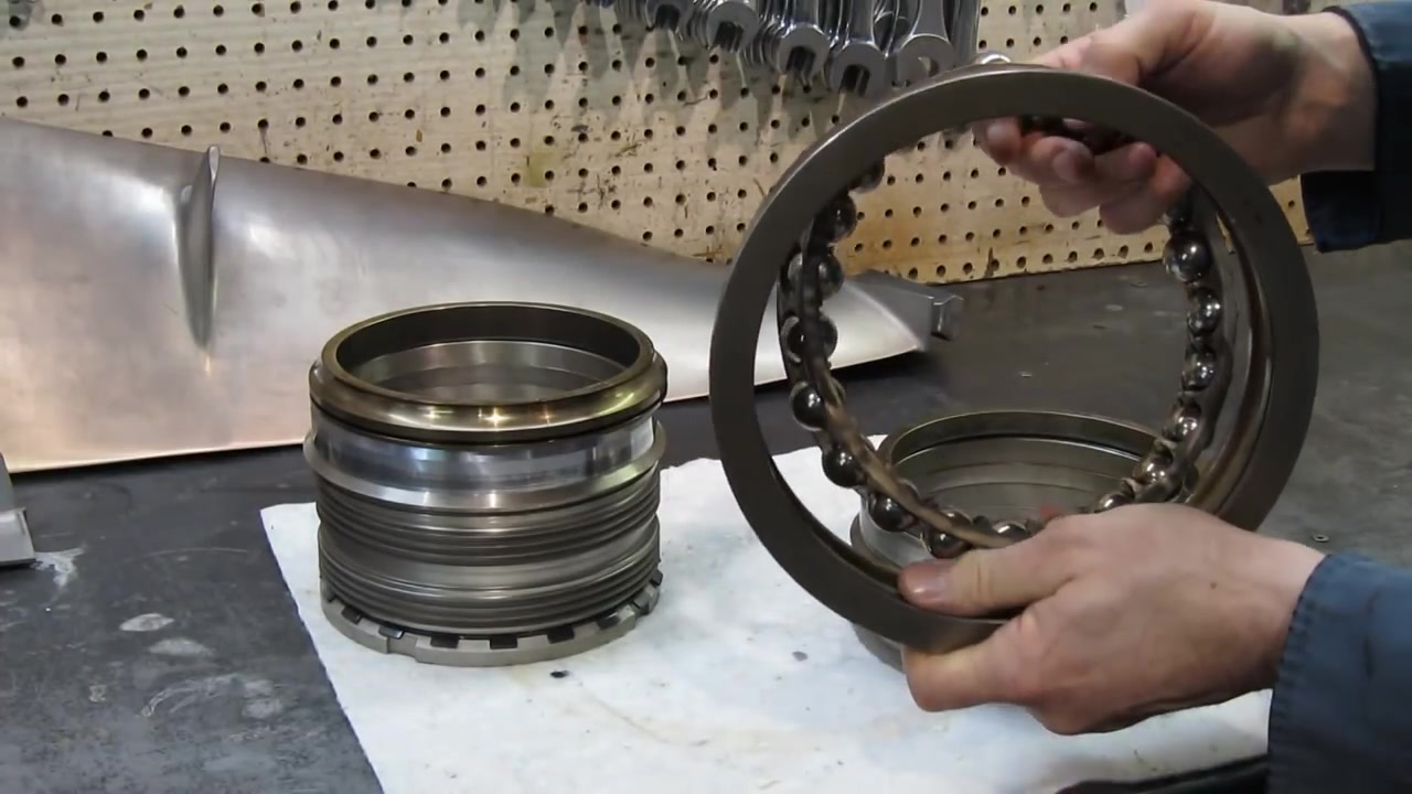 涡喷发动机主轴推力轴承的结构位置及拆装thethrustbearingwhatholds