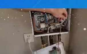 Télécharger la video: 万和空气能热泵热水器e5是什么故障怎么维修检查