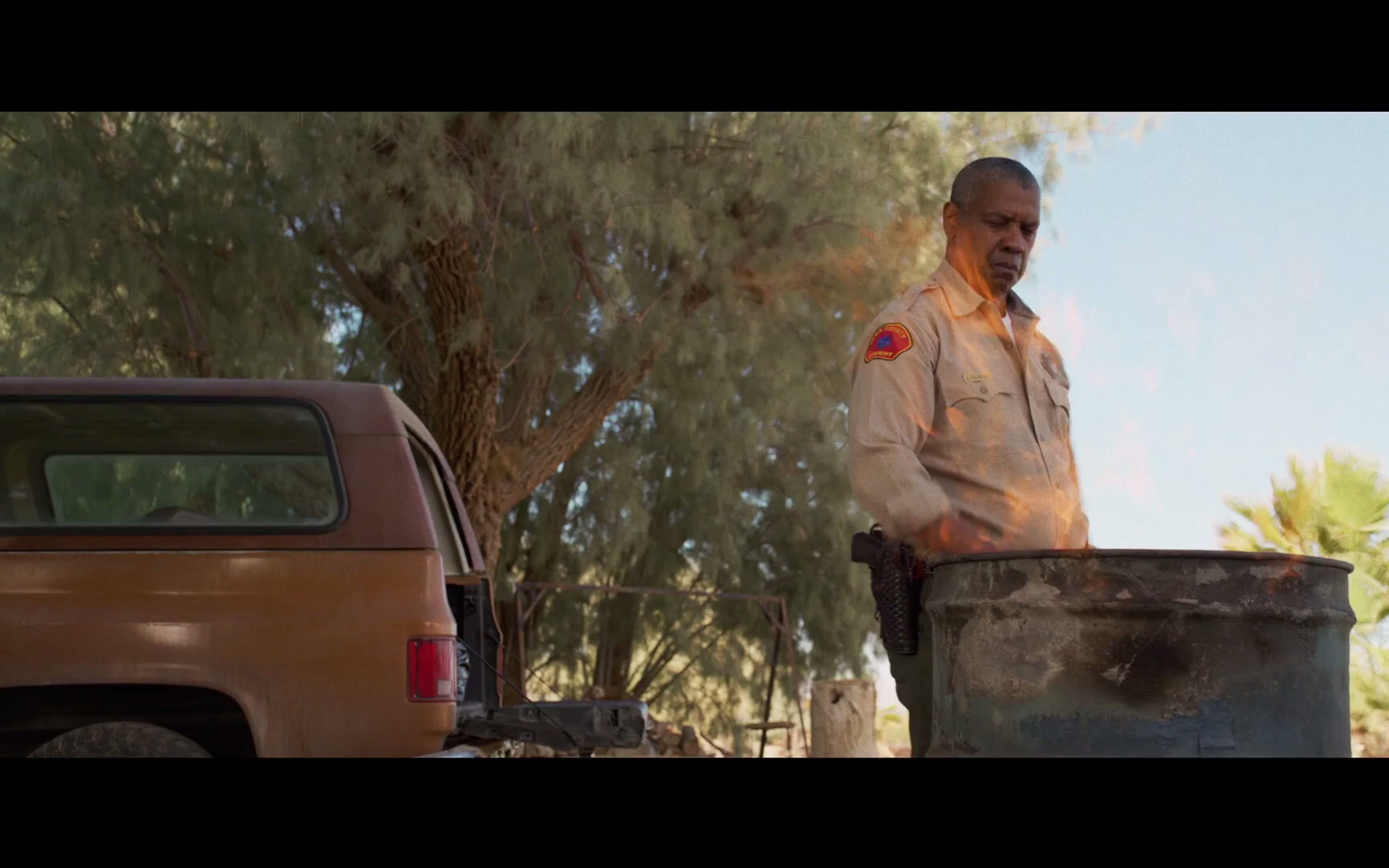 惊悚片!丹泽尔华盛顿《蛛丝马迹》中字预告片