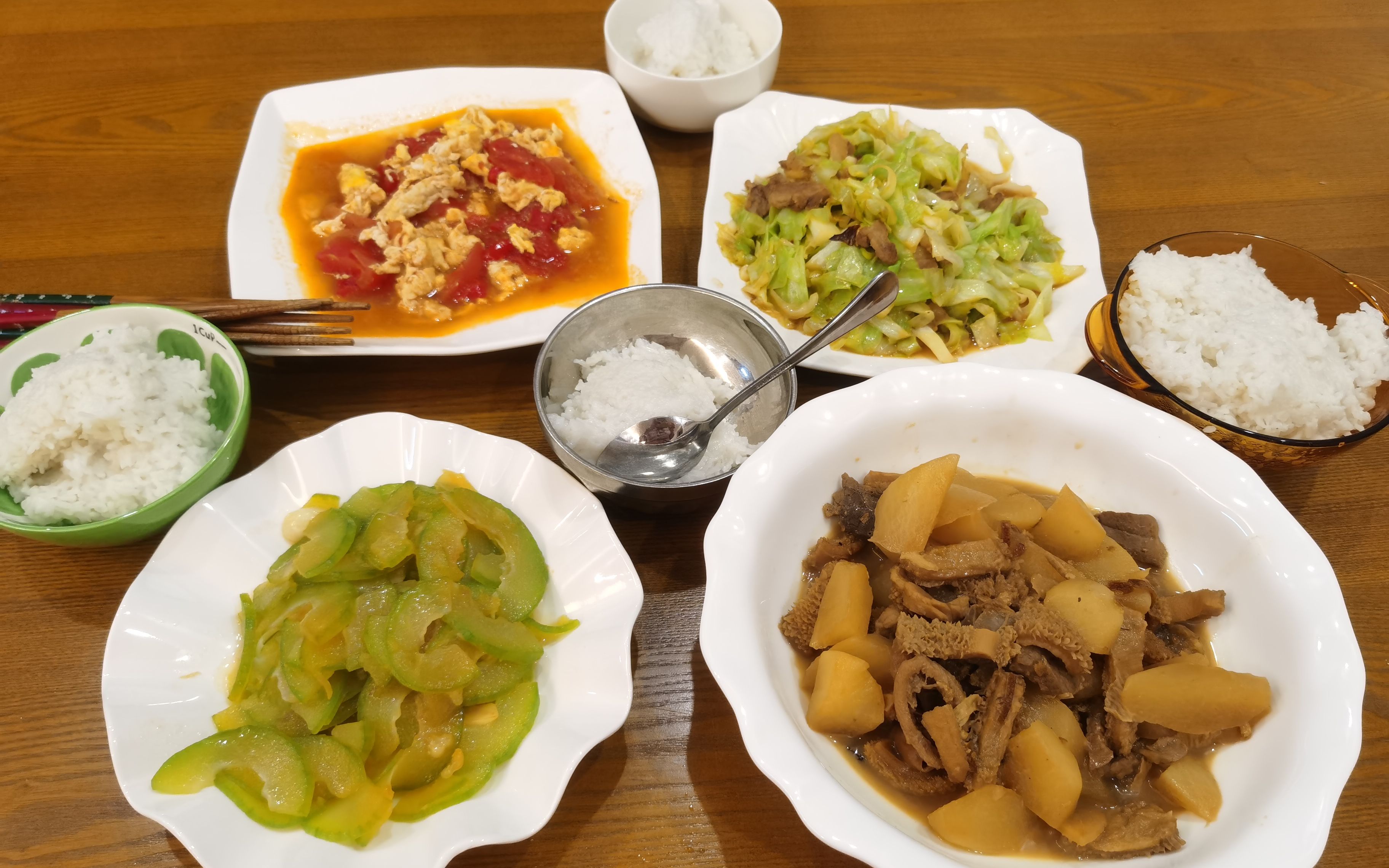 广东普通家庭日常晚餐做萝卜牛杂香软入味太好吃