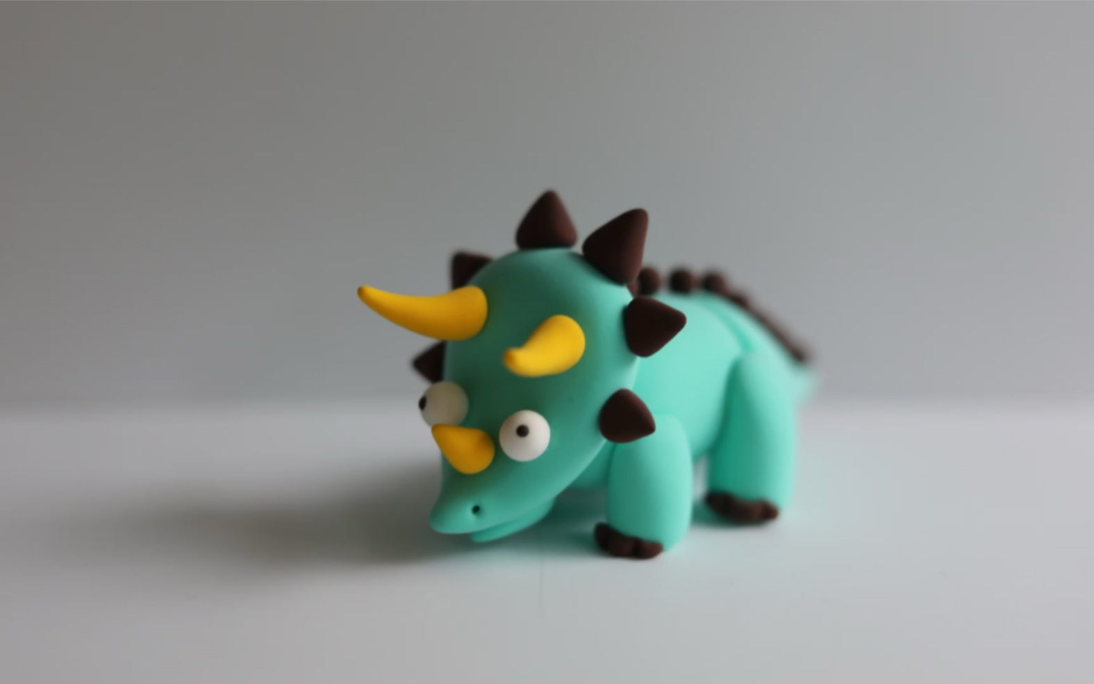 儿童超轻粘土教程《三角龙》