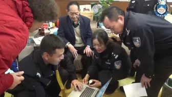 Download Video: 民警为袁隆平上门办证  网友：必须宠！