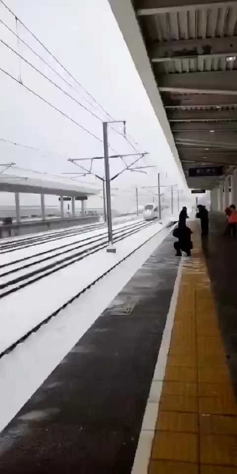 [图]【中国铁路】大雪中暴走的CRH380B