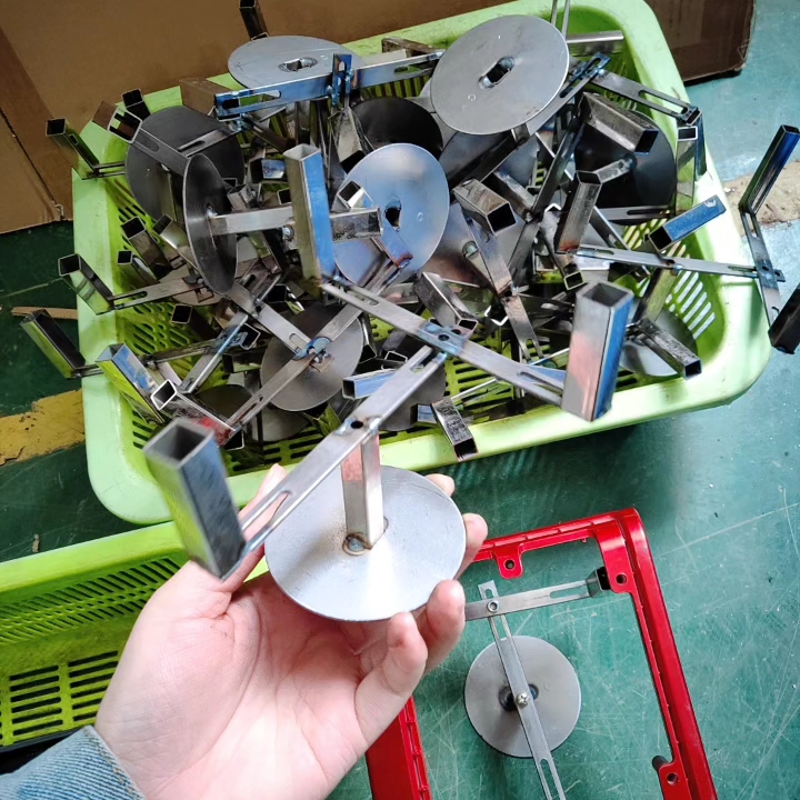 圆底焊接3方管喷涂定位治具 摩托车配件喷漆流水线设备五金挂具弹片