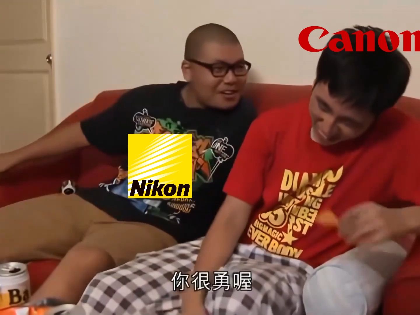 收购red的尼康邀请佳能去家里康康