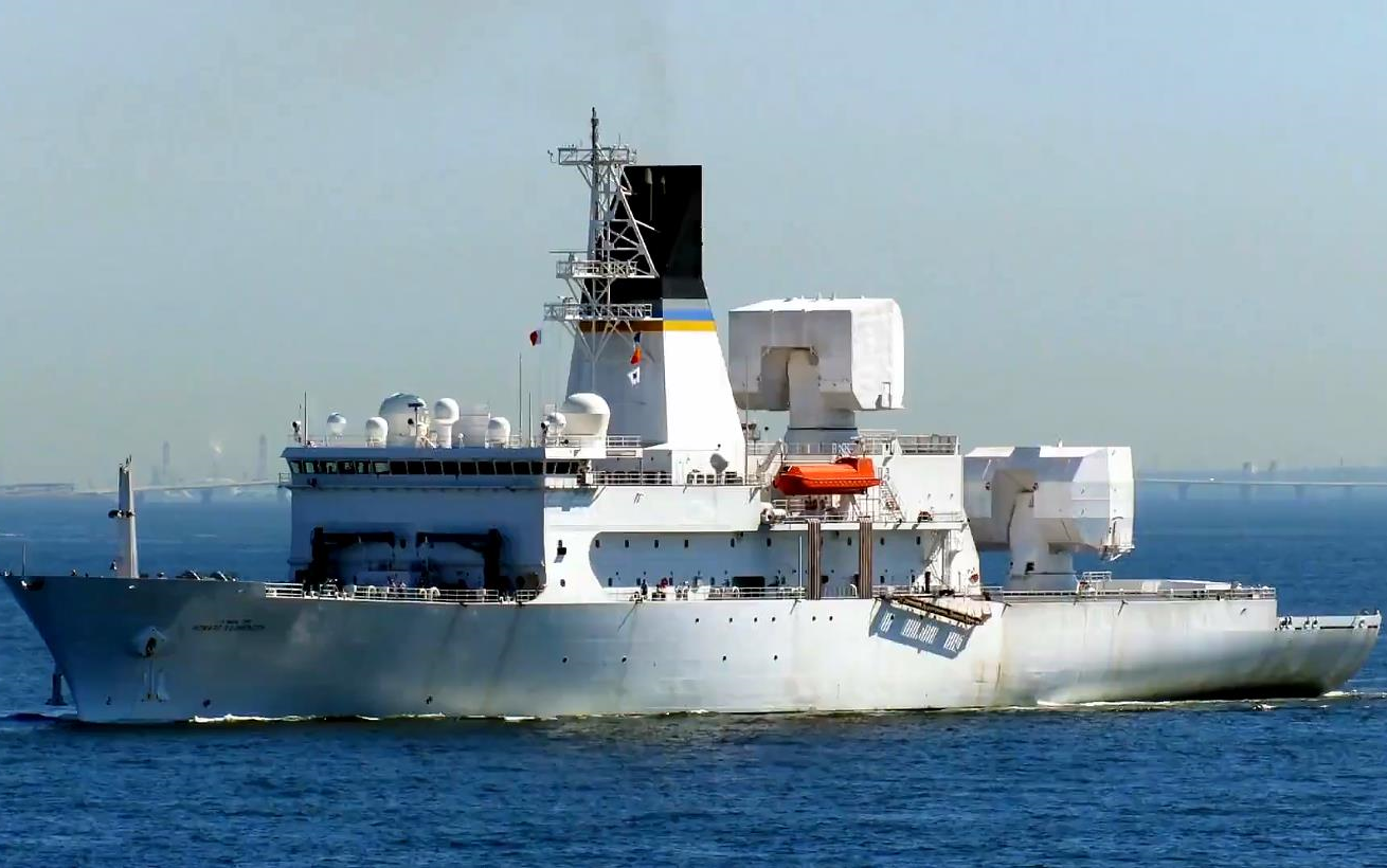 【美国海军】导弹跟踪测量船 - "霍华德·劳伦兹"号(t-agm 25)停靠