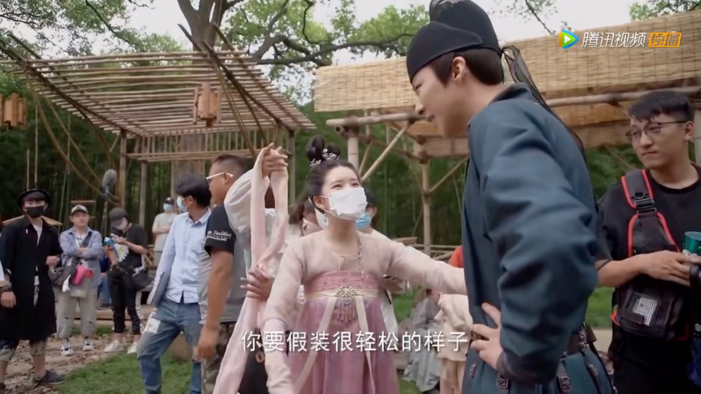 活动作品皓嫣高甜花絮戏里磕完戏外磕