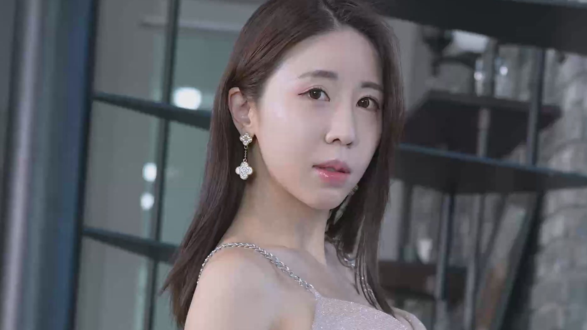 美女模特张智敏【玫瑰金v领吊带亮片连衣裙】时尚穿搭摄影78