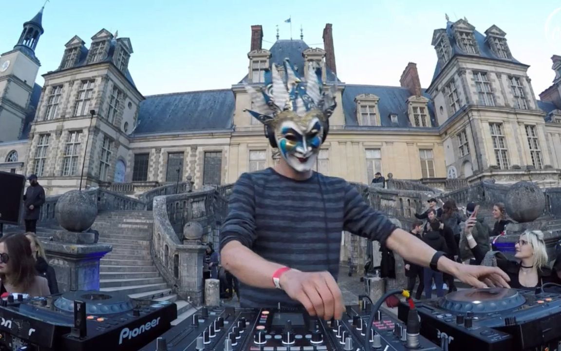 boris brejcha 在法国最大王宫之一的枫丹白露宫演出现场 【cercle】