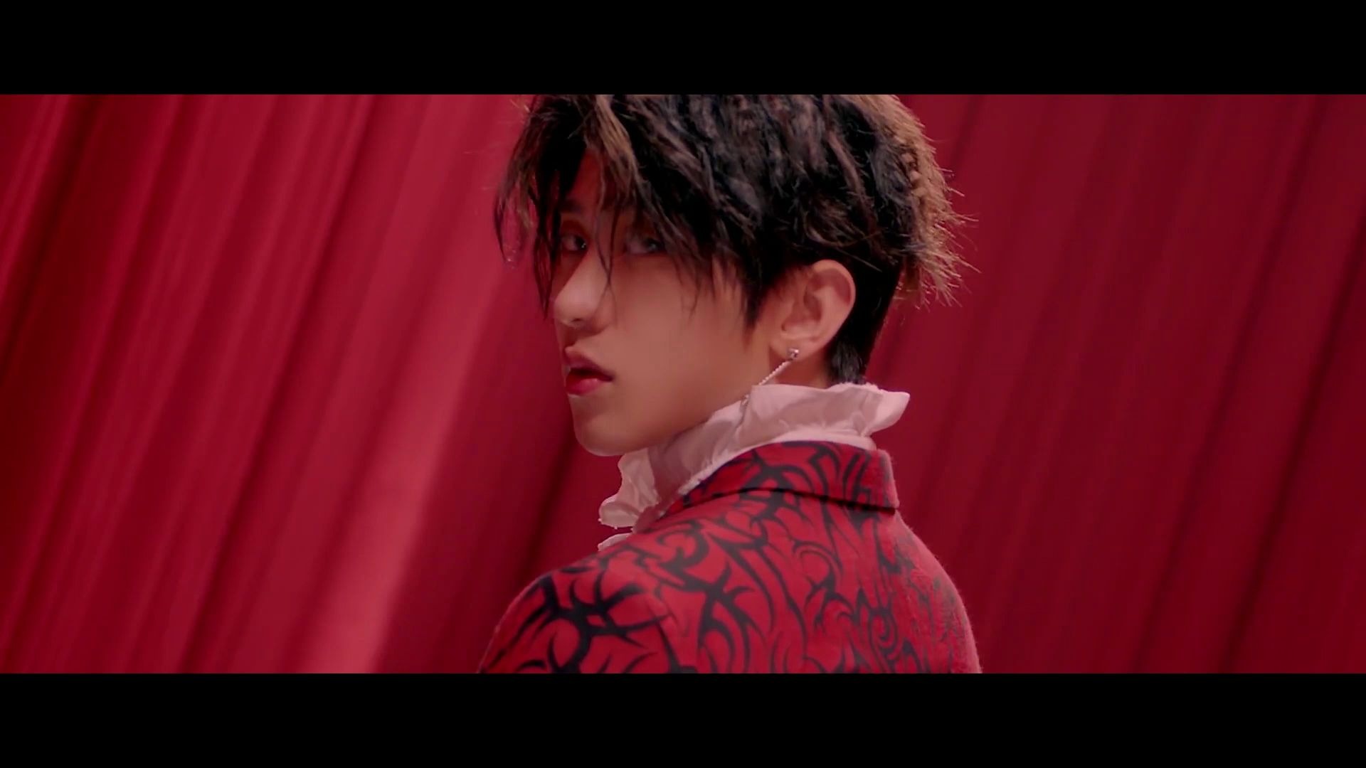 蔡徐坤mv混剪bking的红玫瑰与白玫瑰