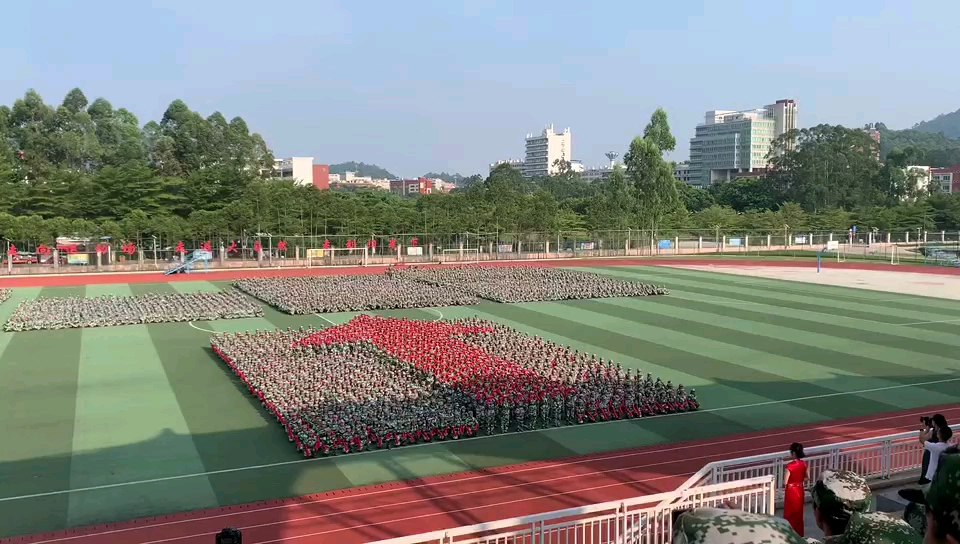 广东食品药品职业学院军训汇演,木兰军太棒啦,很荣幸成为其中的一员