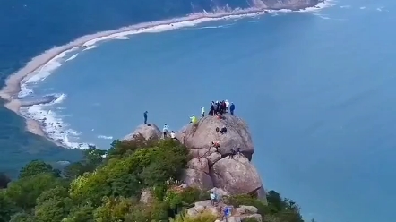 [图]深圳望郎归.绝美山海风情.位于深圳大鹏地质公园范围内，鹿嘴山庄大雁顶东涌之间的一块临海突出的巨石，登临其上.俯瞰无敌海景.