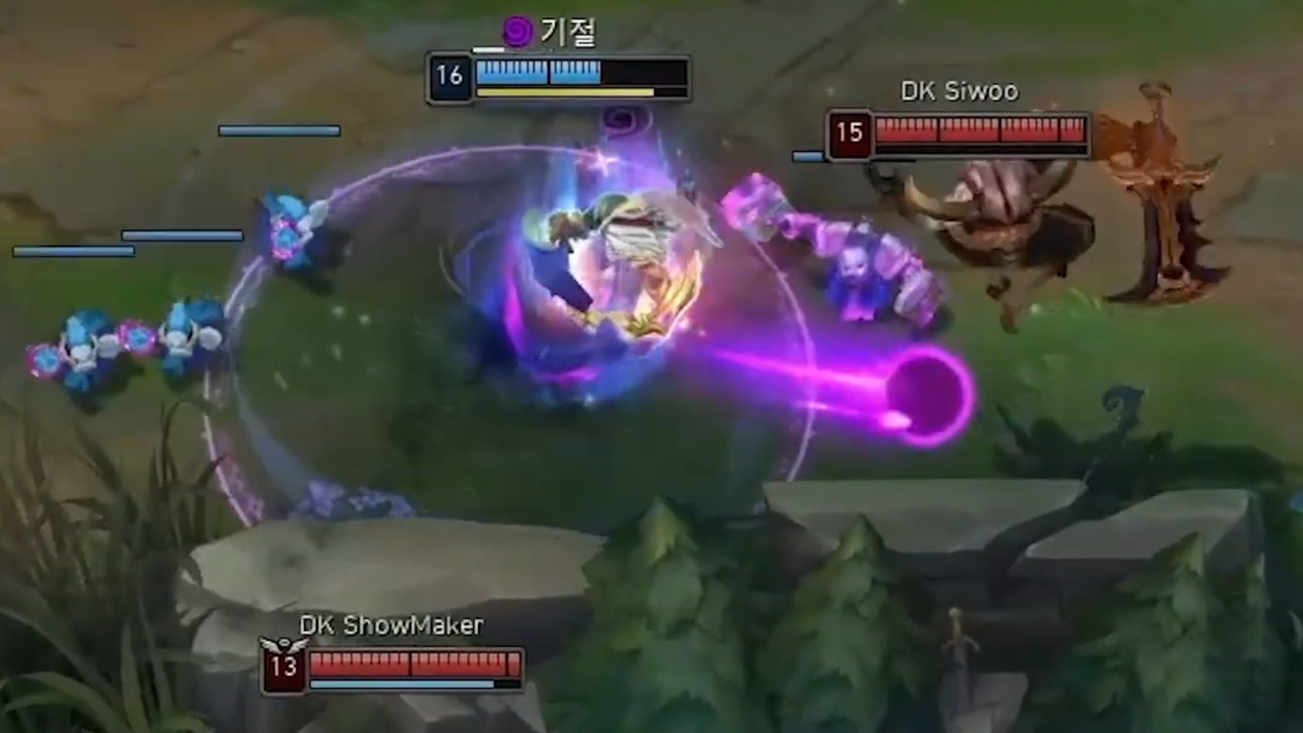 【T1 VS DK】T1不愧马戏团之名，韩国女主播看多兰花式逃跑都乐疯了！