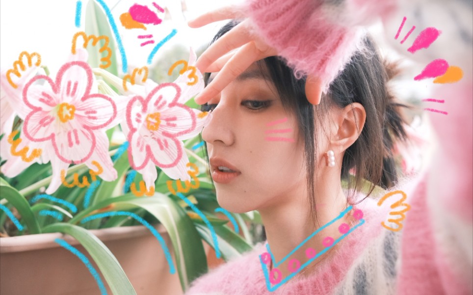 一个五颜六色的女子hachi小八王悦伊