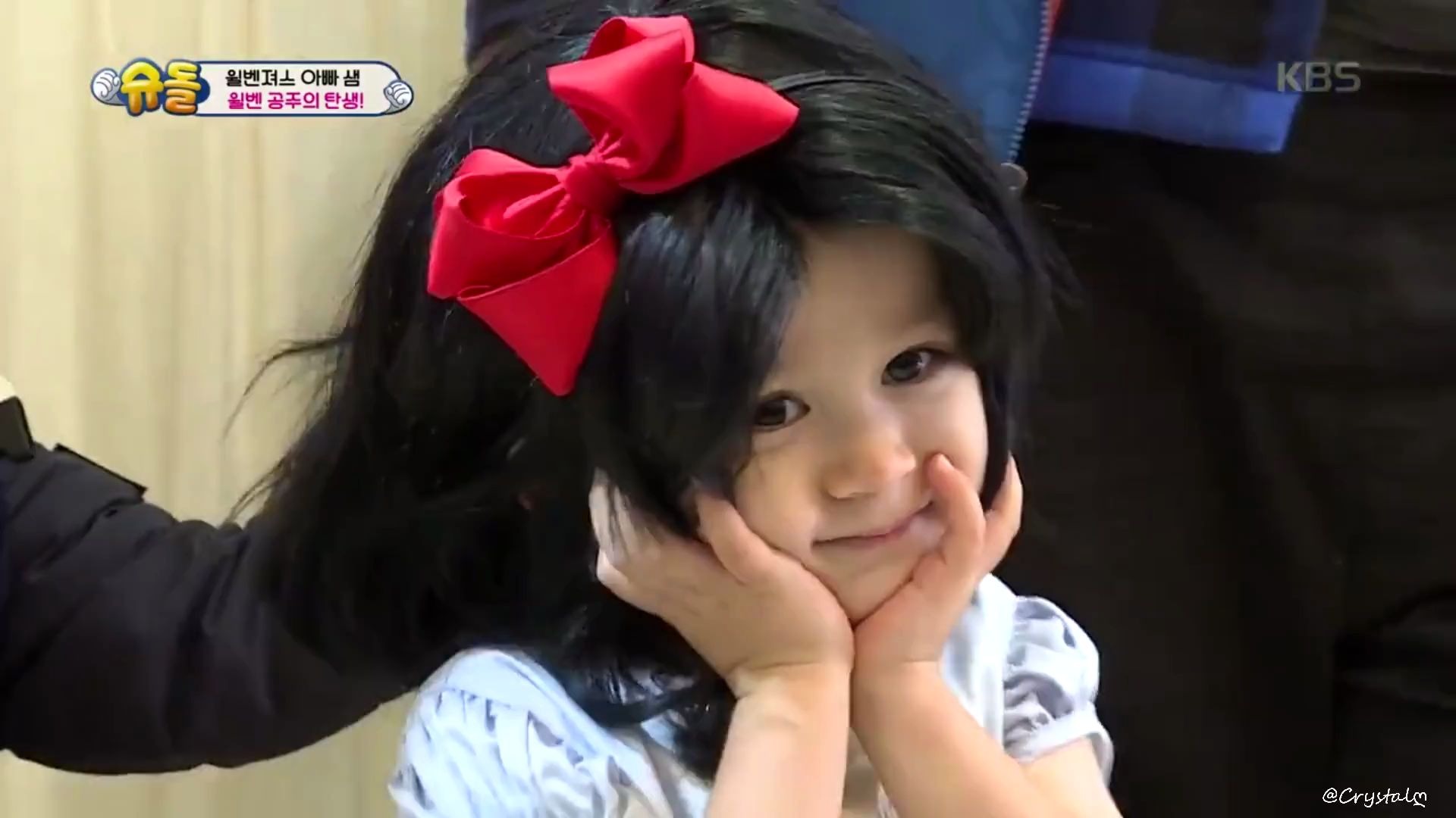 本特利女装也太可爱了吧沉迷自己美丽无法自拔的本啊