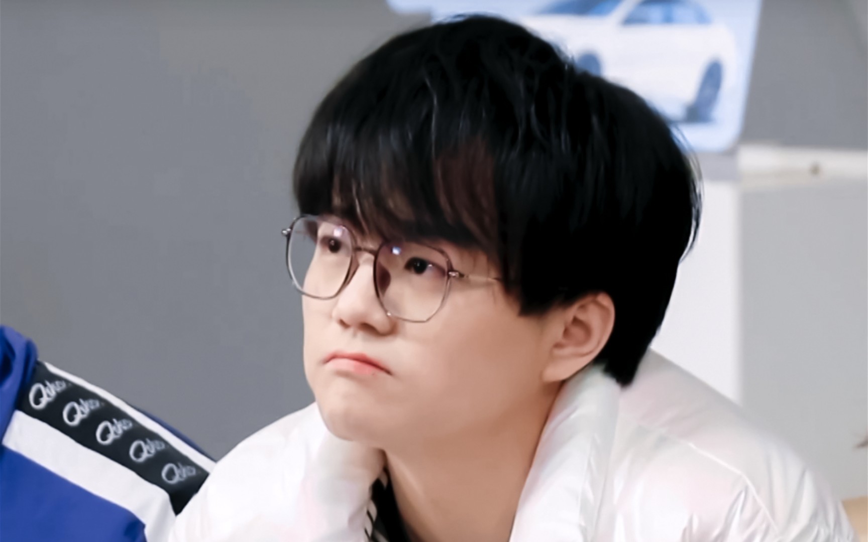 【胡良伟】嫩胡的炸毛现场 柔情版《第一天》弹唱